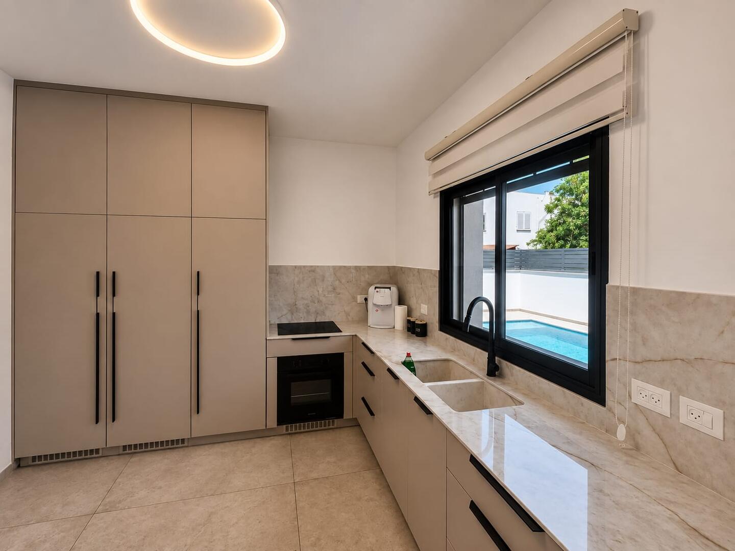 נוף הראשונים צפון  27  נופש - וי פור ויקיישן - V for Vacation
