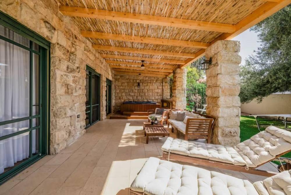 אחוזת בלו ביי נתניה - Blue Bay Mansion מרכז  10  נופש - וי פור ויקיישן - V for Vacation