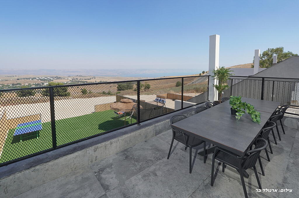 וילה סירקל - Villa Circle צפון  37  נופש - וי פור ויקיישן - V for Vacation