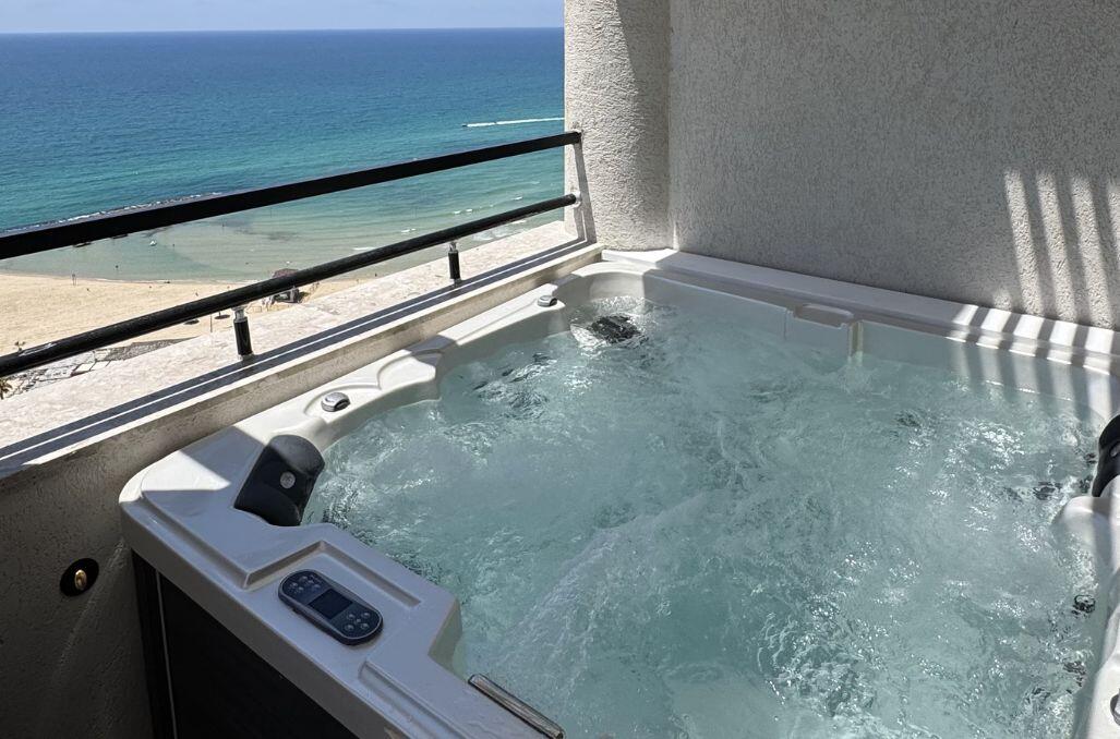 סי וויו פנטהאוז וספא נתניה - Sea view penthouse & spa Netanya מרכז  2  נופש - וי פור ויקיישן - V for Vacation