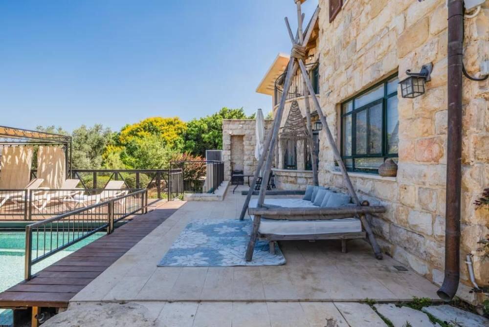 אחוזת בלו ביי נתניה - Blue Bay Mansion מרכז  22  נופש - וי פור ויקיישן - V for Vacation